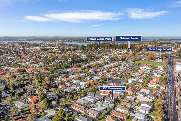 13c Queensway Three Kings_25