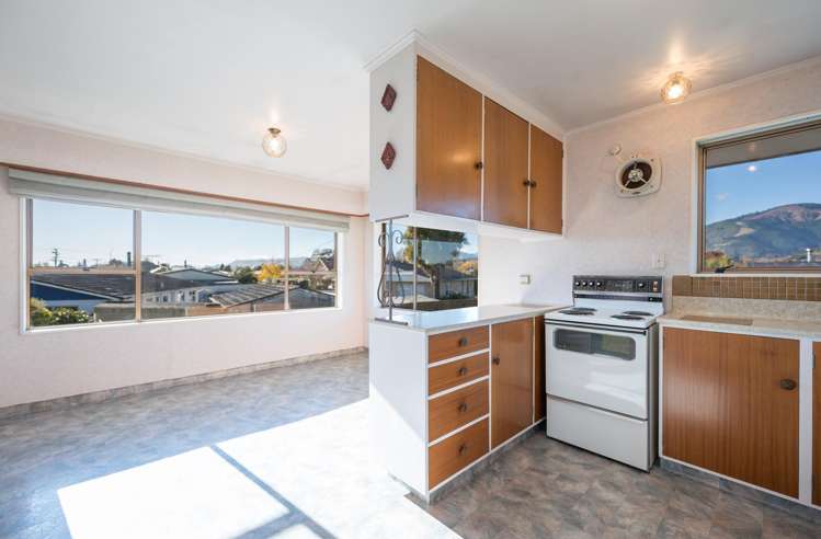 2 Balmoral Place Stoke_11