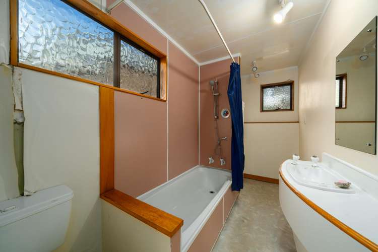 3 Rokewa Way Paparangi_14