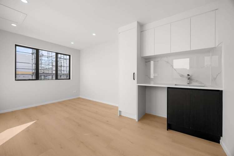 6 Toetoe Street Westgate_21