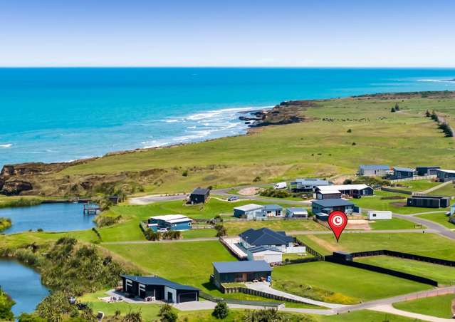 Waipipi Beach - Peace & Privacy