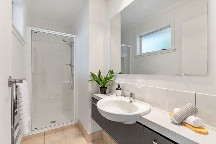 26A Gill Avenue Te Atatu Peninsula_11