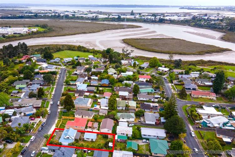 31 Cobham Crescent Kelston_13