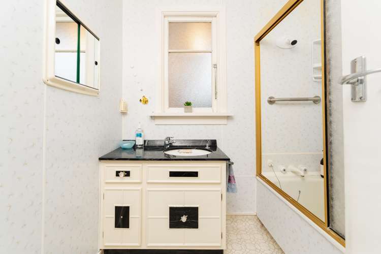 122 Easther Crescent Kew_9