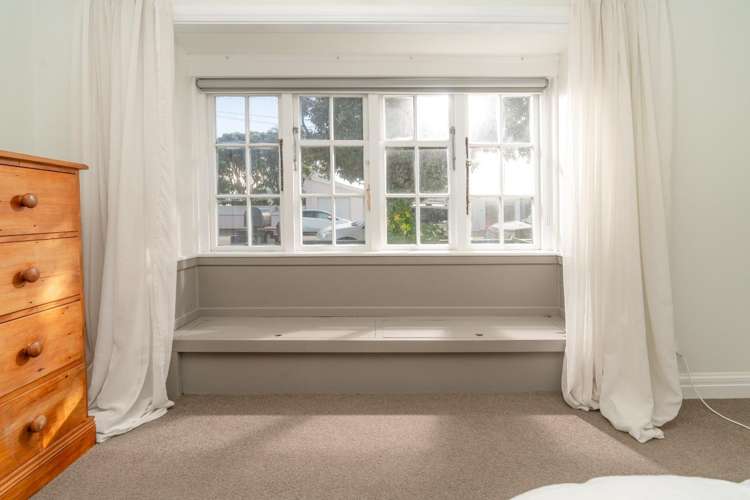 42C Apu Crescent Lyall Bay_8