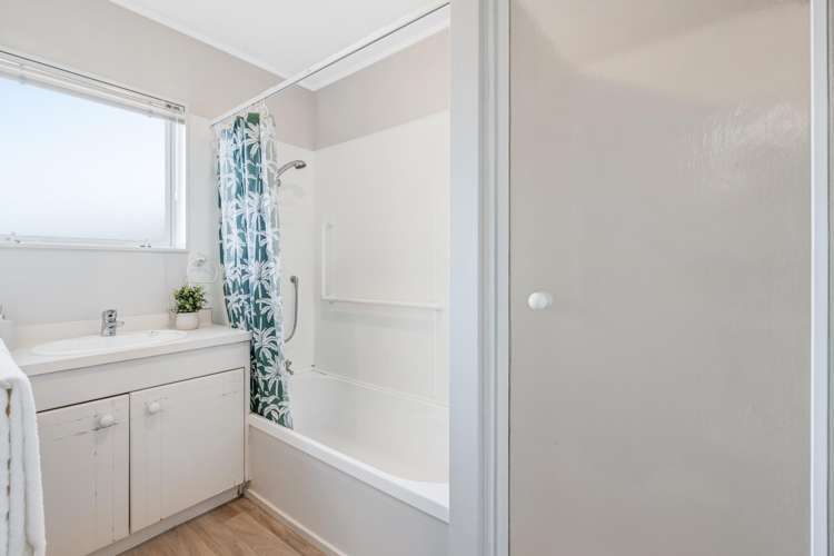 130M Lakeside Drive Orewa_7