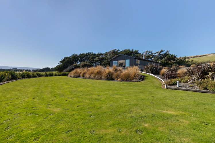 77 Tihaka Beach Road Riverton & Surrounds_26