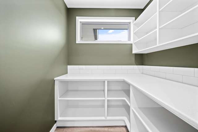 27 Saddle Terrace 11385_4