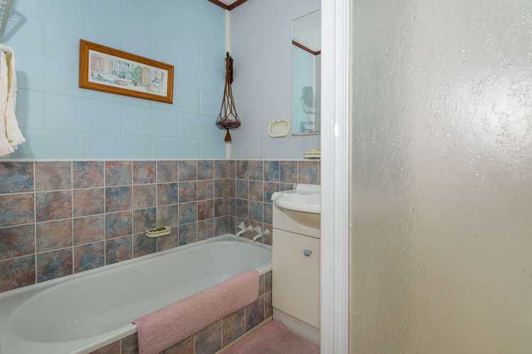 2/5 Mahuta Grove Northcote_11