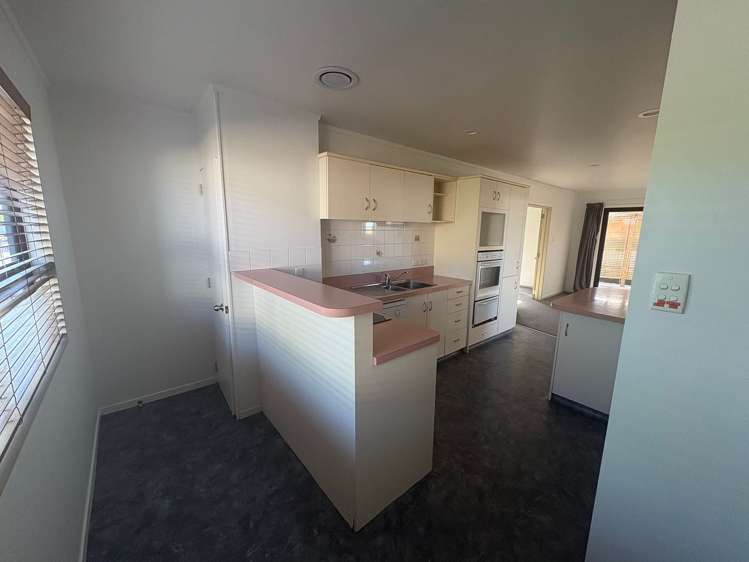 702 Papamoa Beach Road Papamoa Beach_17