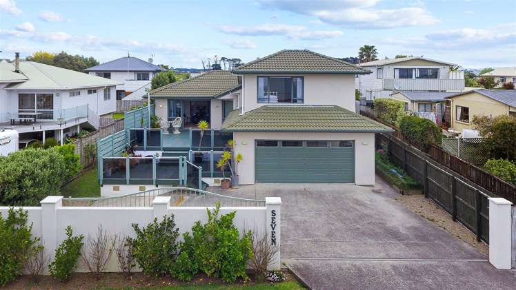 7 Crispe Road Clarks Beach_3