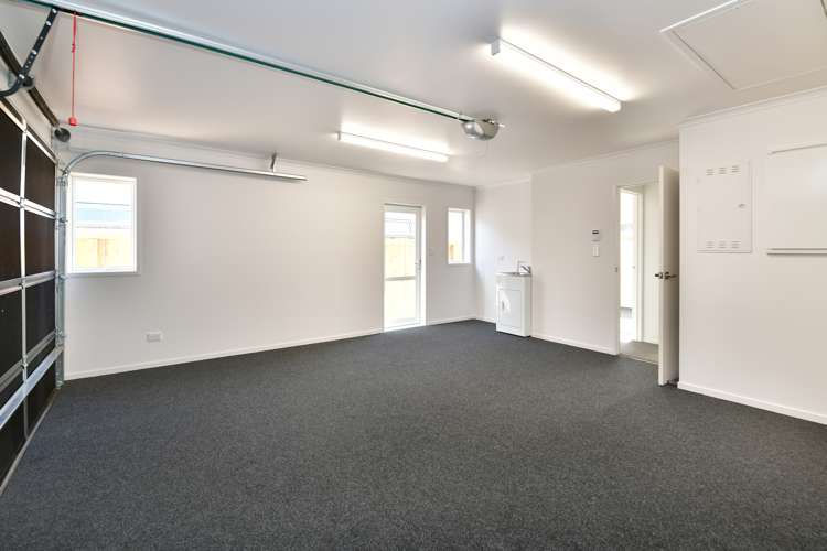 16b Forest Glen Orewa_19