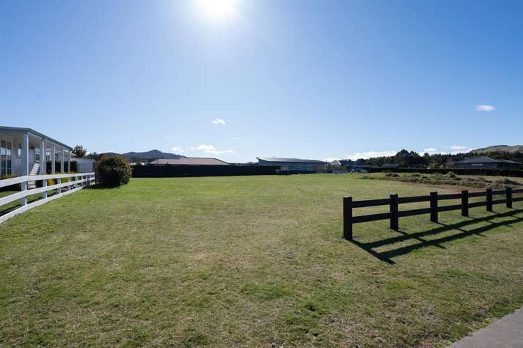 6 Pukatea Lane Kinloch_1