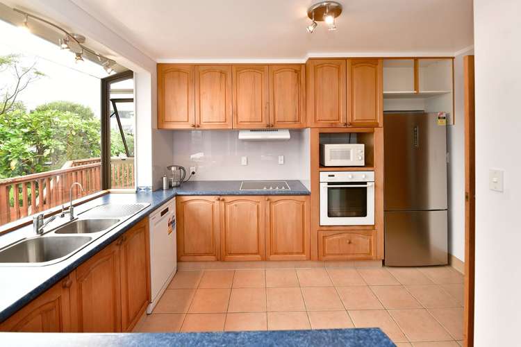 3 Higham Ferrers Place Red Beach_15