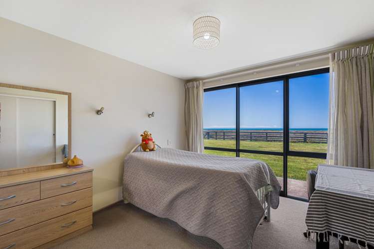 18 Shoreline Place Rarangi_20