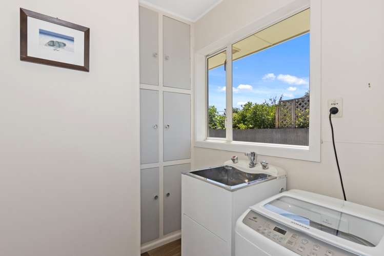 16 Wimborne Crescent Aranui_15