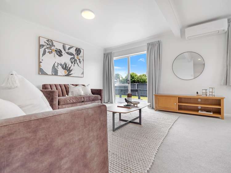 15 Odette St Bader_8