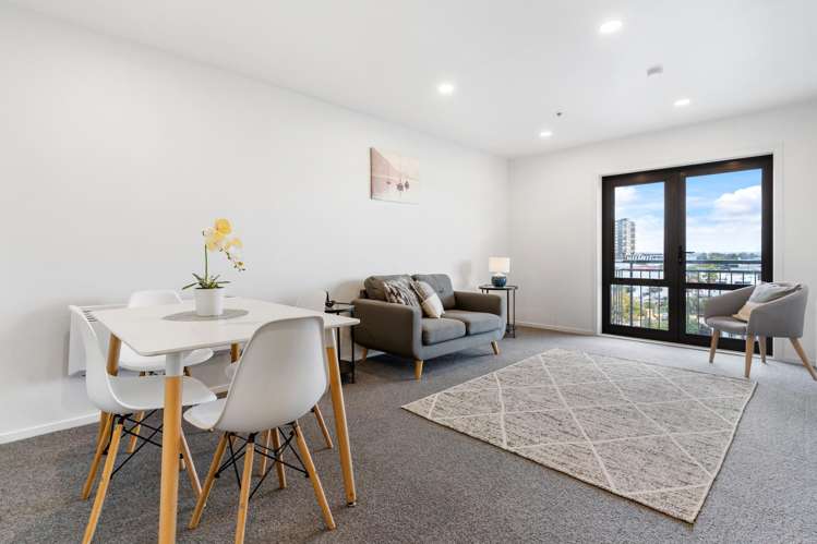 5E/10 Crown Lynn Place New Lynn_7