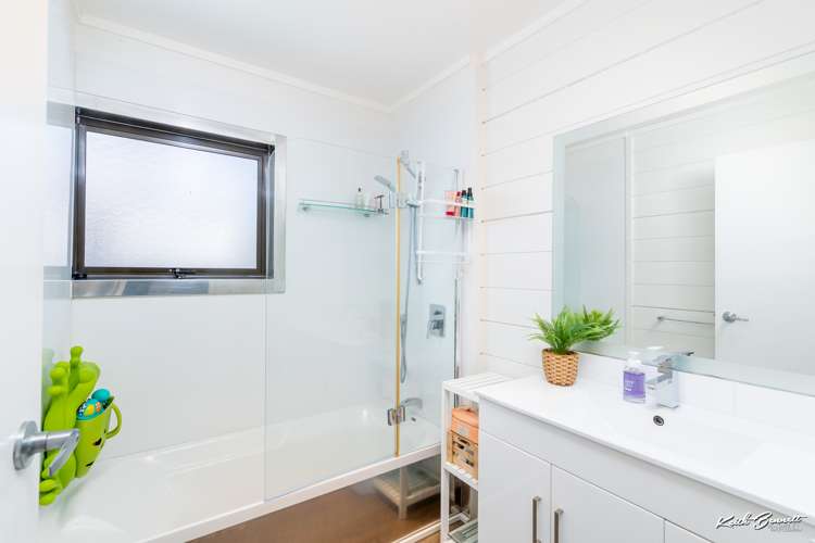 19 Turon Crescent Totara Park_13