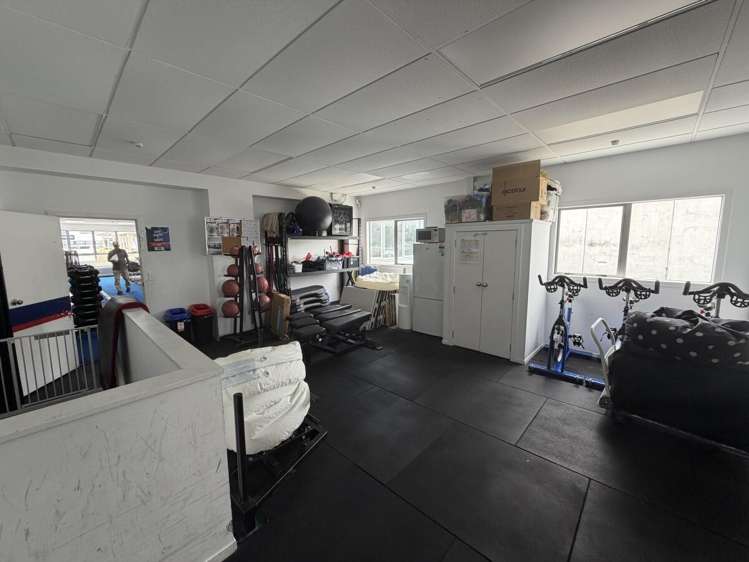 176 West Coast Road Glen Eden_10