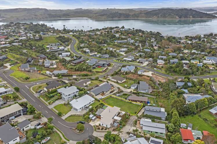 2d Puka Place Raglan_6