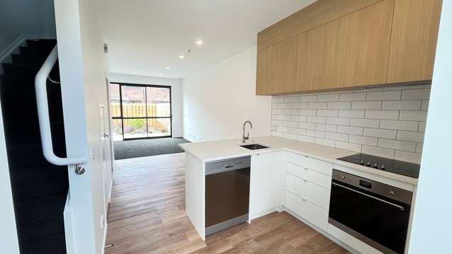 Nearly New 2 Bedroom Home-Mt Wellington Richmond