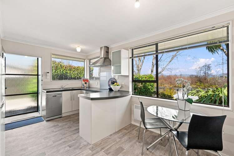 1/126 Lake Terrace Road Burwood_4