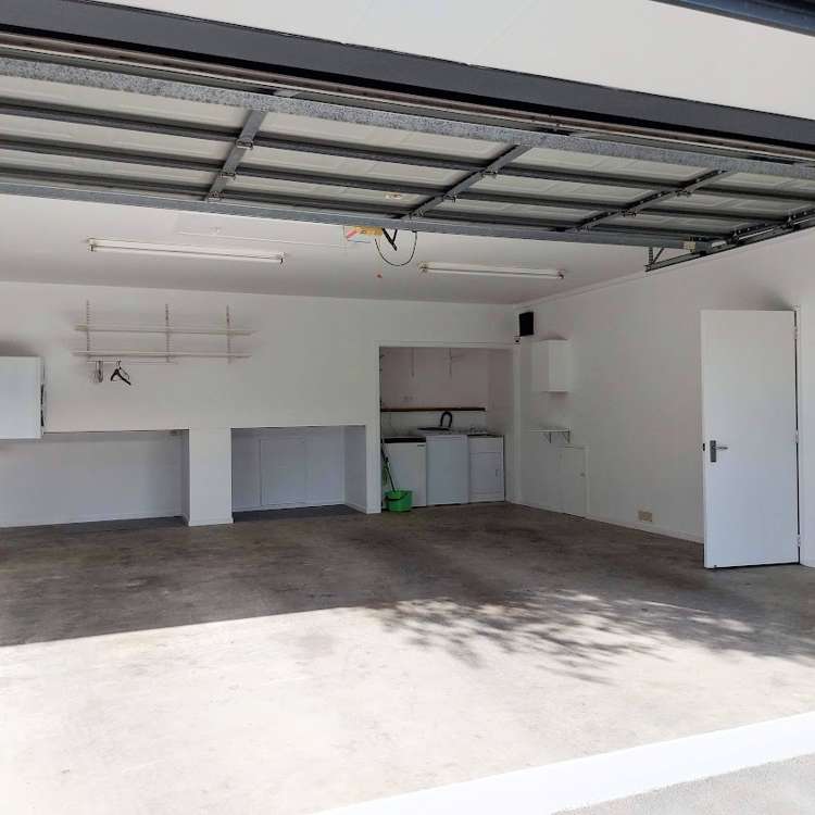 184 Pages Road Marchwiel_14