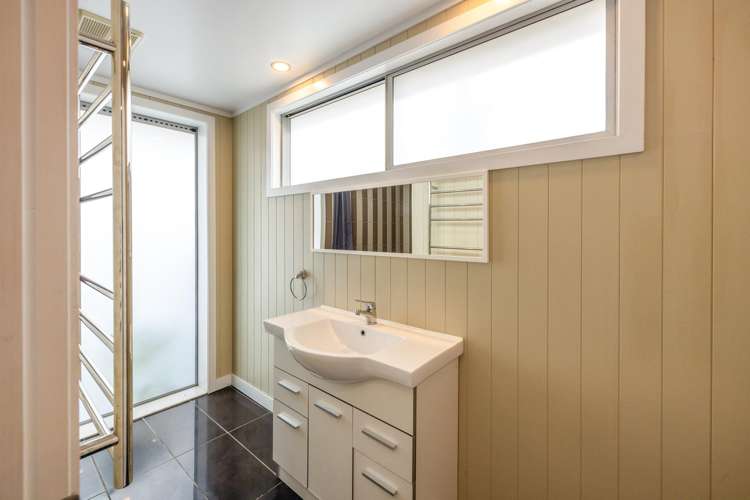 34 Belle Terrace Onetangi_13