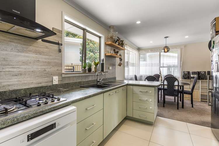 64 Lemnos Place Titirangi_22