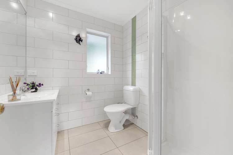 21 John Brooke Crescent East Tamaki Heights_16