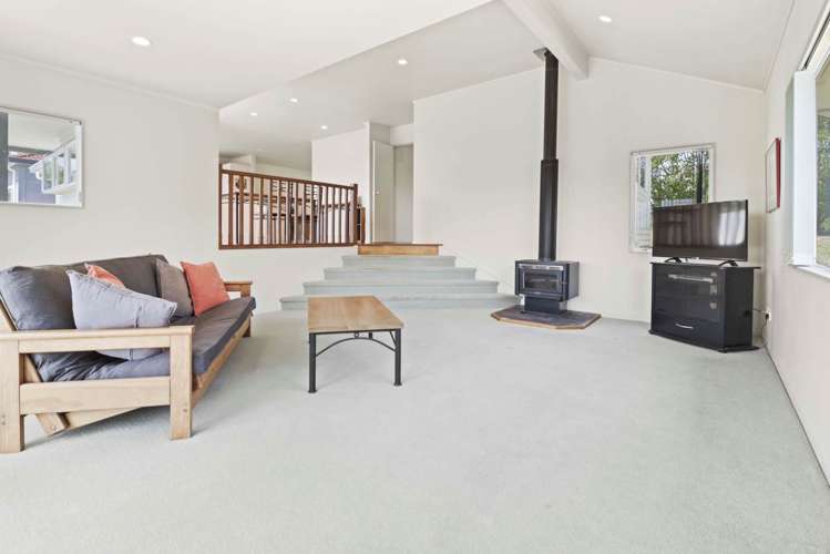 16 Alec Craig Way Gulf Harbour_10