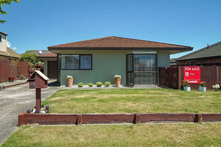 2/15 Stead Crescent Stoke_1