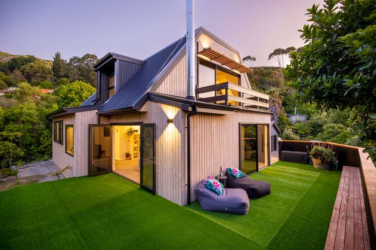 11 Airlie Street Glenduan_18