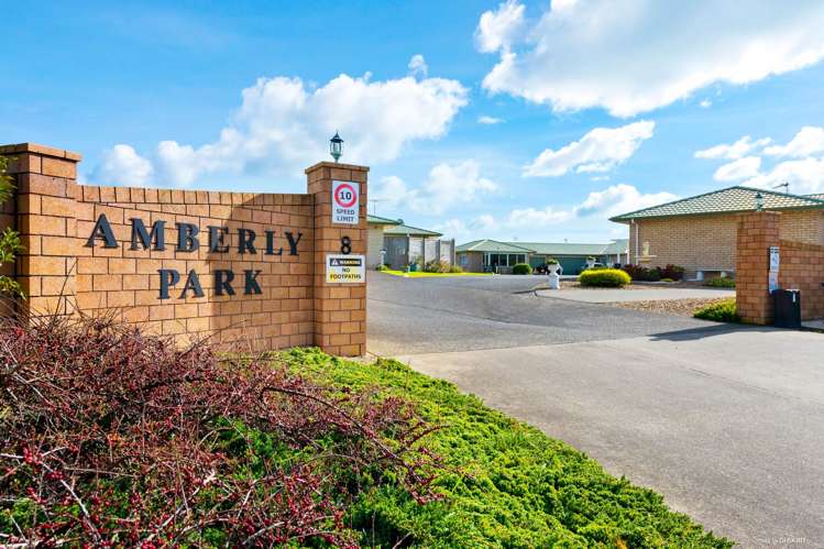8/8 Village Place Tuakau_12