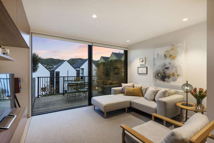 12 Jean Caldwell Way Island Bay_5