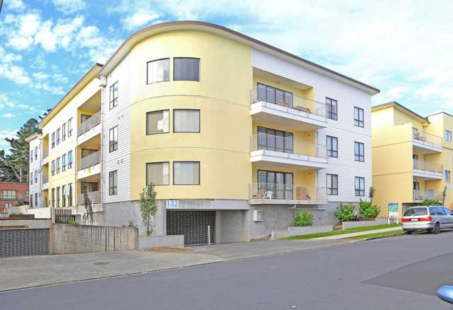 One Bedroom  and a Carpark  , Stancombe Road