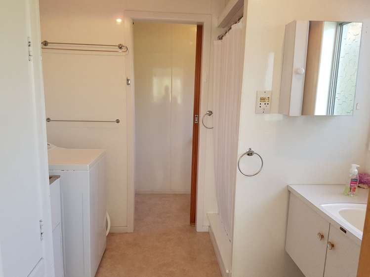 114 Charleston Avenue Whangamata_10