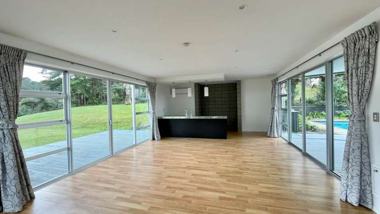 77 James Paige Lane Riverhead_9