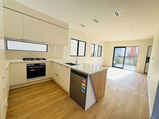 2/14 Richardson Road Mt Albert_1