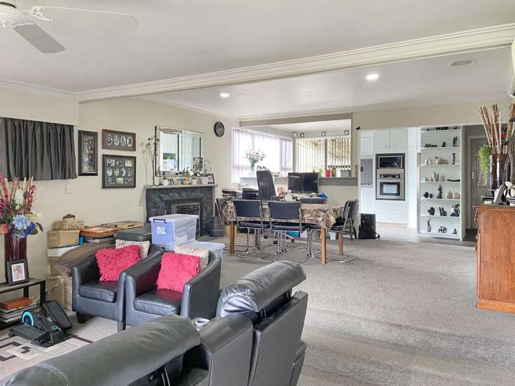 9 Totara Park Road Clouston Park_2