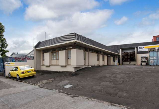 STANDALONE OFFICE WAREHOUSE
