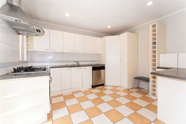 10a Castaing Crescent Te Atatu South_1
