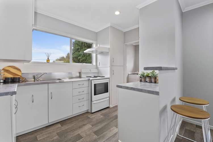 67a Clayton Road Mangakakahi_4