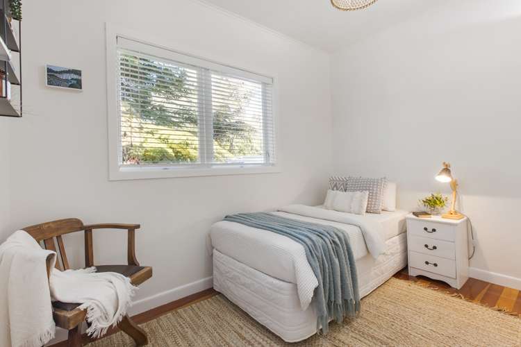 103 Beach Road Mellons Bay_11