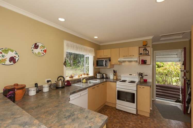 93 Matatua Road Raumati Beach_11