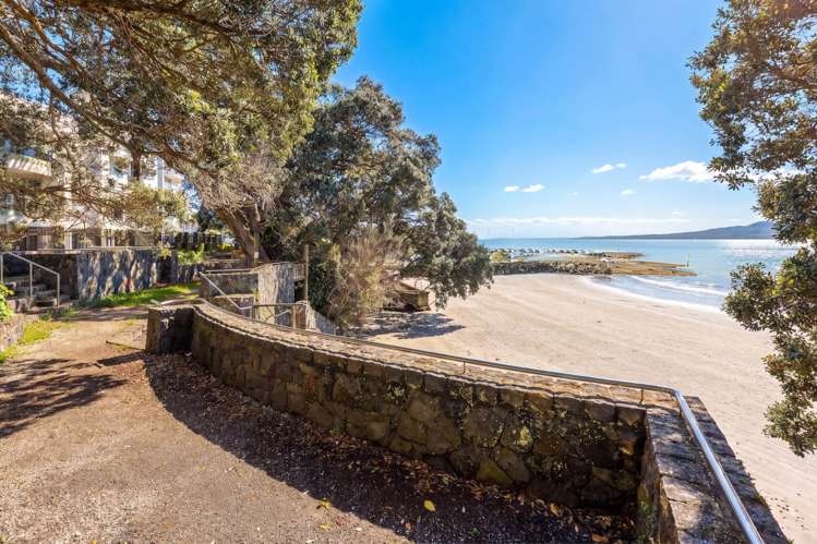 2C/171 Hurstmere Road Takapuna_40