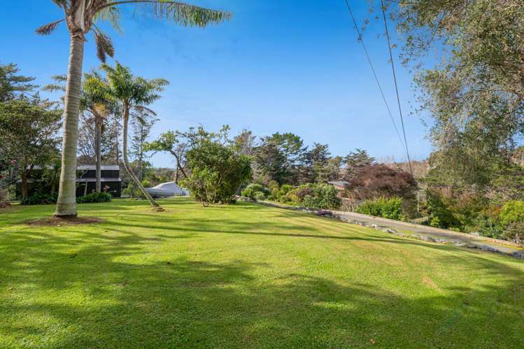 14 Hobbs Road Matakatia Bay_21