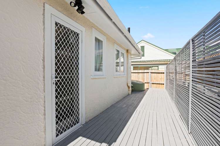 68 Archibald Road Kelston_6