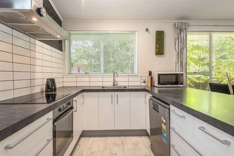 9 Woodstock Place Russley_5